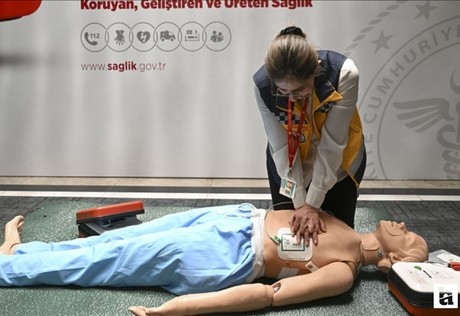 Başkent Ankara'da ani kalp durmalarına karşı 25 noktaya yerli şok cihazı yerleştirildi