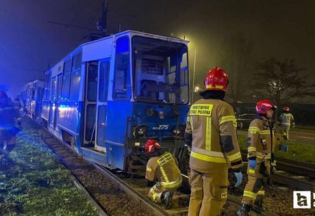 Krakow'da 2 tramvay çarpıştı, 2'si ağır 35 kişi yaralandı