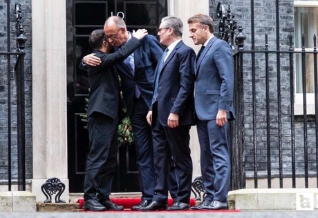 Zelenskiy Londra'da yapılan görüşmeden sonra barış için umutlu konuştu