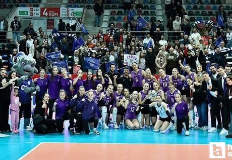 Beş setlik, çekişmeli maçta Zeren Spor, Galatasaray'ı yendi