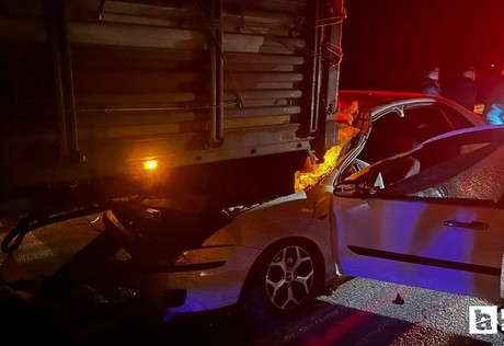 Çorum'da sosyal medyadan canlı yayın yapan sürücü tıra çarpıp hayatını kaybetti