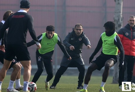 Gençlerbirliği, Trabzonspor hazırlıklarına doğum günü kutlamasıyla başladı