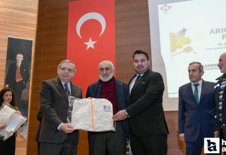 Kahramankazan Belediyesi arıcılık paneli düzenledi