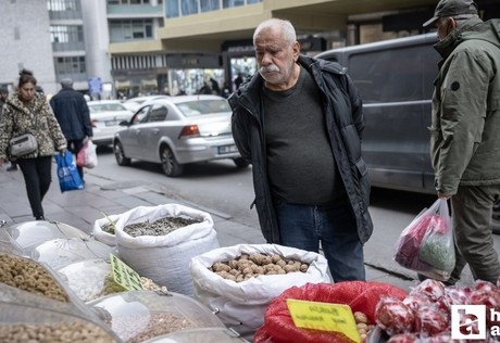 Yılbaşına sayılı zaman kala kuru yemişçiler hareketlenmeye başladı