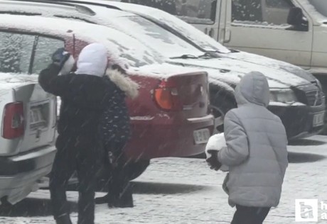 Başkentin yüksek kesimlerinde kar yağışı etkisini gösterdi!