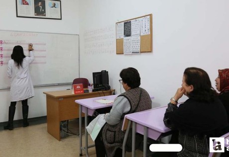 Keçiören Belediyesi'nin okuma yazma kursları devam ediyor