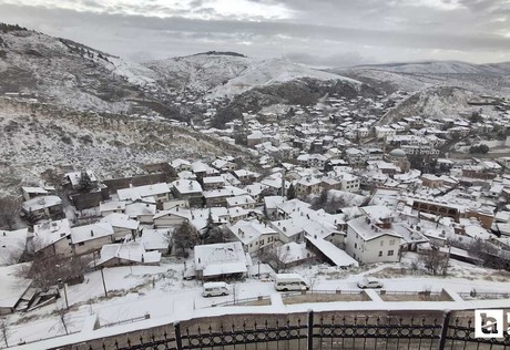 Çubuk ve Beypazarı'nda kar yağışı etkili oldu