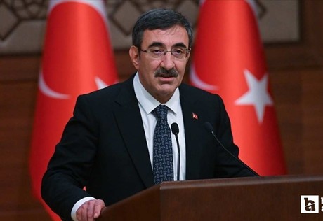 Cumhurbaşkanı Yardımcısı Yılmaz, bayrağımıza yönelik yapılan saldırıyı kınadı