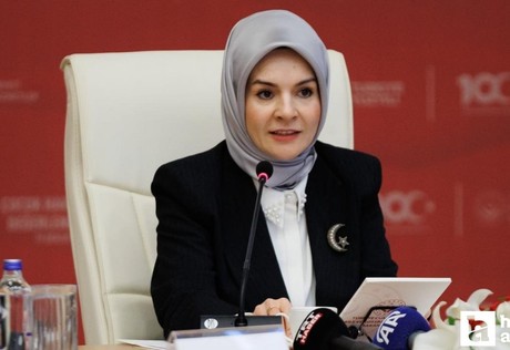 Bakan Göktaş'tan doğum izni açıklaması!