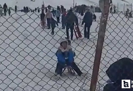 Elmadağ Kayak Merkezi'nde yer alan tel örgüler yaralanmalara neden oluyor