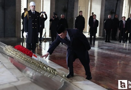 Malezya Başbakanı Enver İbrahim'den, Anıtkabir ziyareti!