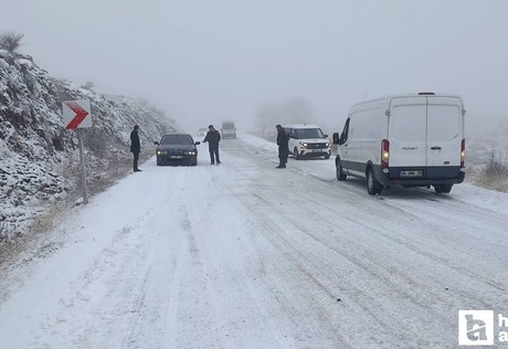 Güdül'de kar yağışı etkisini gösterdi!