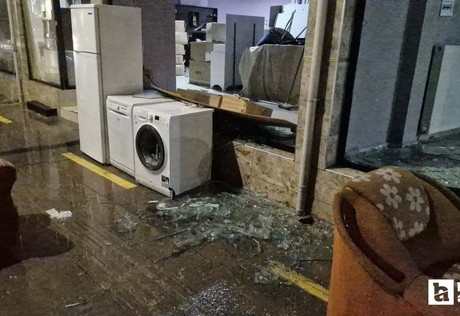 Kuvvetli rüzgar Çorum ve Kırıkkale'de maddi hasarlara neden oldu