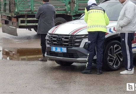 Beypazarı'nda jandarma ekipleri trafik denetimlerine devam ediyorlar