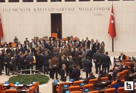 TBMM Genel Kurulu'nda vekiller arasında oy pusulası' gerginliği yaşandı