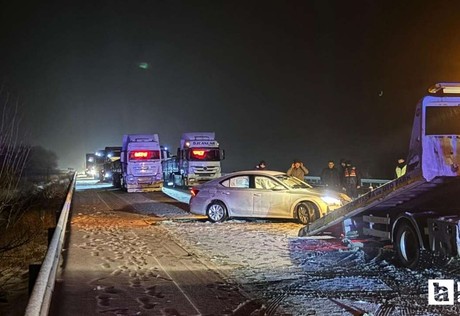 Kırıkkale'de 3 otomobile çarpan kamyonetin sürücüsü yaralandı