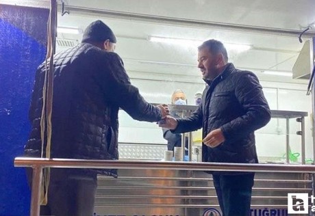 Pursaklar Belediyesi, vatandaşlara sıcak çorba ikramında bulundu