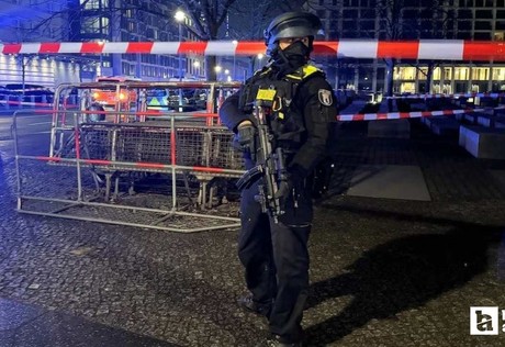 Berlin'de apartman dairesine silahlı saldırı: 2'si ağır 5 kişi yaralandı