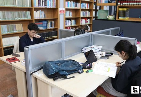 Keçiören Belediyesi'nin kütüphanelerine tatil döneminde yoğun ilgi