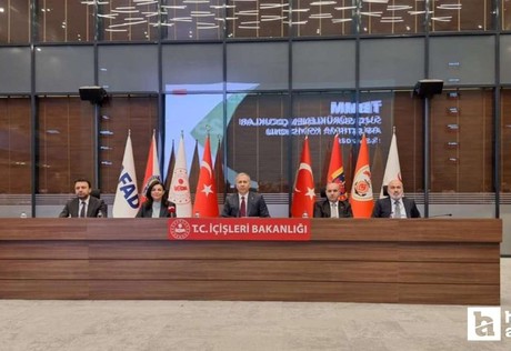 Bakan Yerlikaya, Suça Sürüklenen Çocuklara İlişkin Araştırma Komisyonu üyeleriyle buluştu