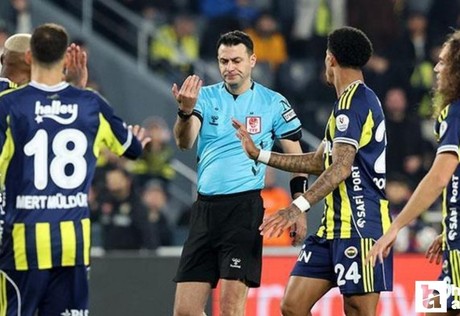 Ali Şansalan’ın Fenerbahçe-Gençlerbirliği maçında verdiği penaltıya hakem yorumcularından ağır eleştiri!