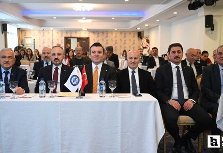 Ankara'da düzenlenen 11. Anadolu Medya Çalıştayı'nda basın ele alındı