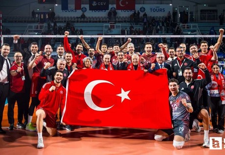 Fransız ekibini 3-1 mağlup eden Ziraat Bankkart, CEV Şampiyonlar Ligi'nde çeyrek finali garantiledi