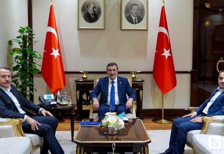 Memurların taleplerini Cumhurbaşkanı Yardımcısı Cevdet Yılmaz'a ilettiler