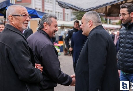 Keçiören Belediye Başkanı Özarslan Ayvalı Semt Pazarı'nı ziyaret etti