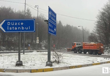 Ankara - İstanbul arası geçiş güzergahı olan Bolu Dağı kesiminde kar yağışı başladı