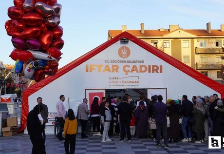 Keçiören Belediyesi 15 farklı noktada iftar çadırı kurdu