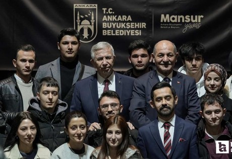 Başkan Mansur Yavaş ilk iftarda gençlerle bir araya geldi