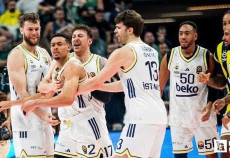 Basketbolda Beşiktaş'ı 91-74 mağlup eden Fenerbahçe, Türkiye Kupası şampiyonu oldu