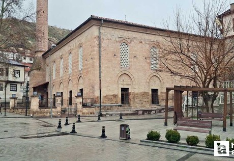 Beypazarı'nın tarihi camileri zamana direnmeye devam ediyor