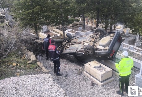 Yozgat'ta devrilen araçta 2 kişi yaralandı