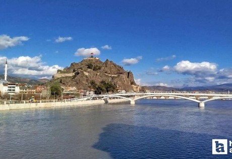 Çorum'da kış yağışları Kızılırmak'ın debisini yükseltti