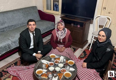 Güdül Kaymakamı Naim Akar, vatandaşın iftar sofrasına konuk oldu