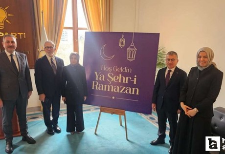 TBMM'de AK Parti Grubu'nun bulunduğu koridorda 'Ramazan' süslemesi