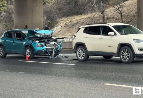 Gölbaşı'nda aynı yerde hem araç yangını hem de trafik kazası!