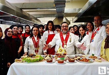 Kırıkkale'de meslek lisesi öğrencileri şeflere iftar menüsü hazırladı