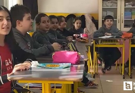 Kırıkkale'de ilkokul öğrencilerinden 'Kabe'de hacılar hu der Allah' ilahisi