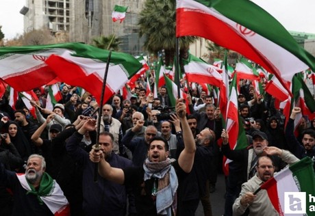 İranlılar, ABD-İsrail saldırılarına tepki gösteriyor!