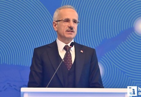 Bakan Uraloğlu'ndan Hürmüz Boğazı açıklaması: '16 gemiyi yakından izliyoruz'