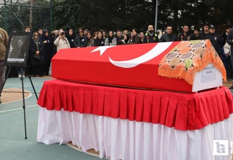 Fatma Nur öğretmen gözyaşları içerisinde son yolculuğuna uğurladı