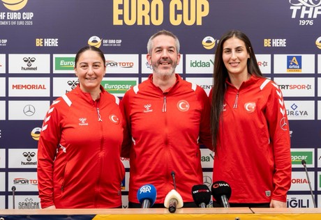 Hentbol Kadın Milli Takımı, Çekya maçı öncesi basın önüne çıktı