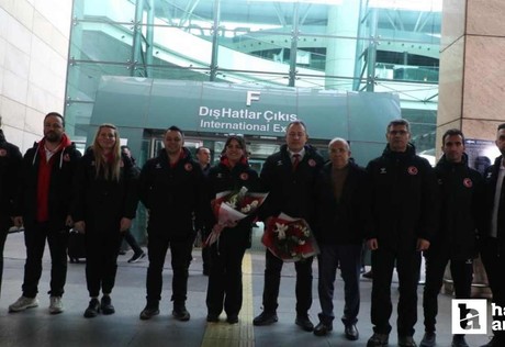 Havalı Silahlar Avrupa Şampiyonası'nı 7 madalyayla tamamlayan milli atıcılar Ankara'ya döndü