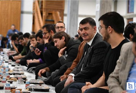 Ankara Valisi Vasip Şahin, ODTÜ Camii'nde iftar programına katıldı