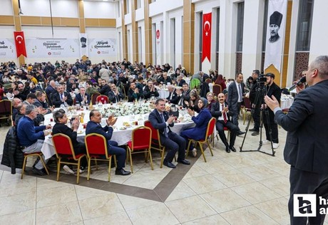 Keçiören Belediye Başkanı Özarslan, berberlerle iftar sofrasında buluştu