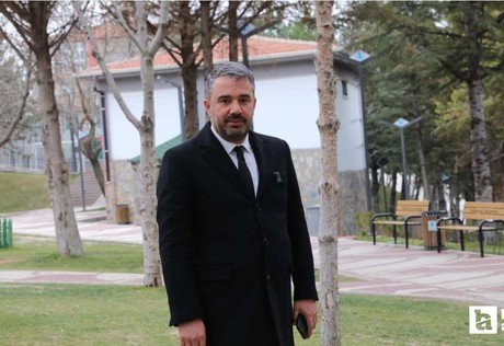 Pursaklar Belediye Başkanı Ertuğrul Çetin'den hiç tiyatroya gitmemiş olanlara davet