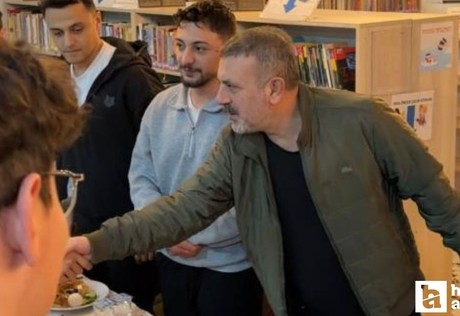 Başkan Ercan, öğrencilerle birlikte sahur yaptı